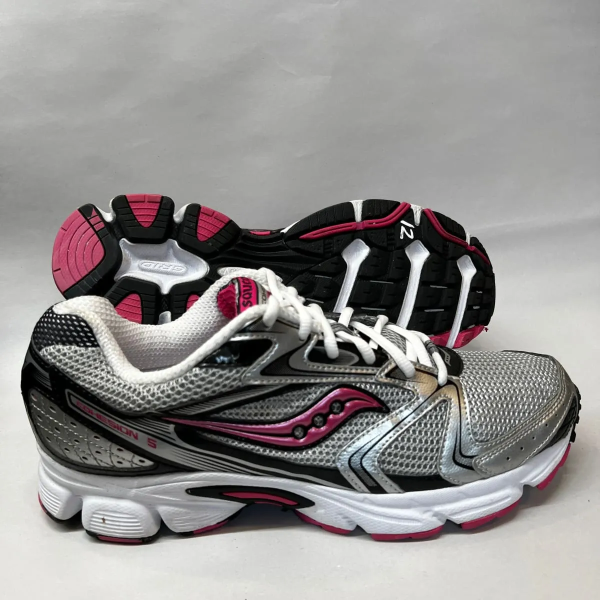 Saucony •Cohesion 5• Running Shoe • Silver/Black/Pink - Preowned