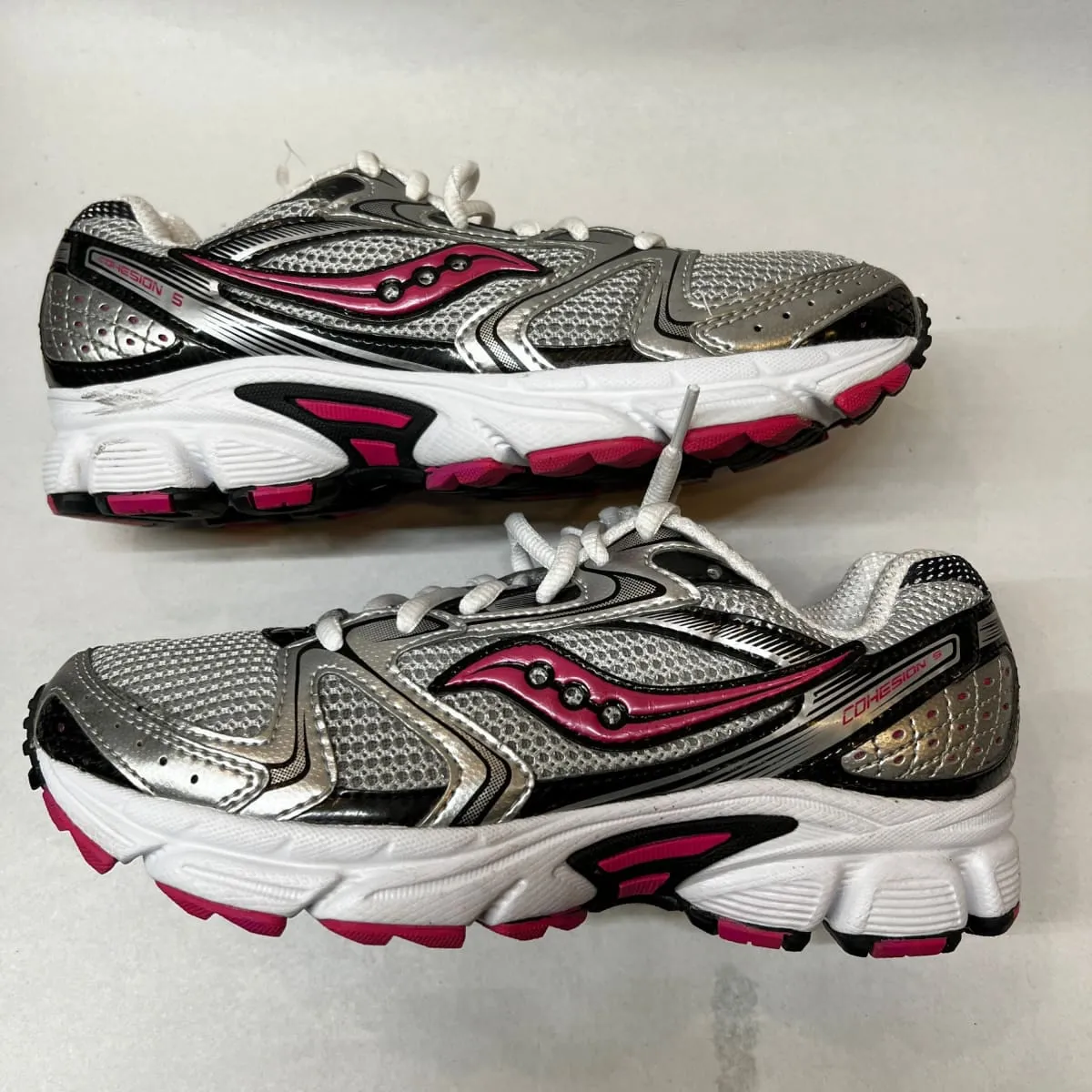 Saucony •Cohesion 5• Running Shoe • Silver/Black/Pink • 6.5 Wide - Preowned